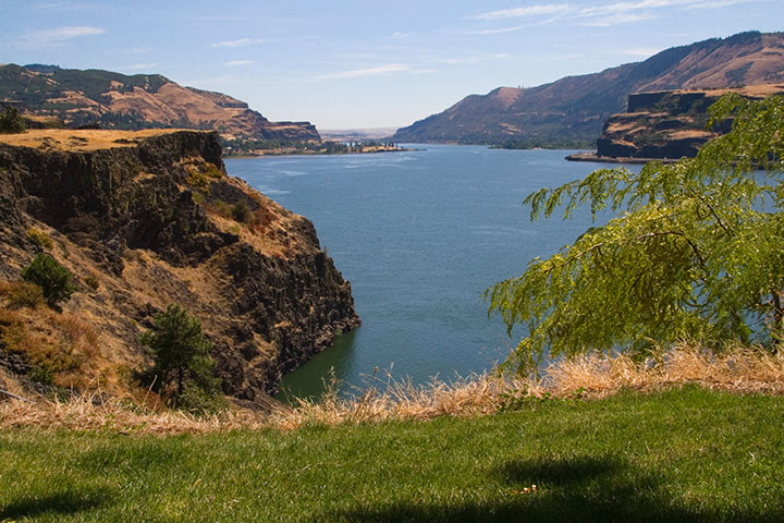 Columbia River Gorge photo by Chandler O'Leary
